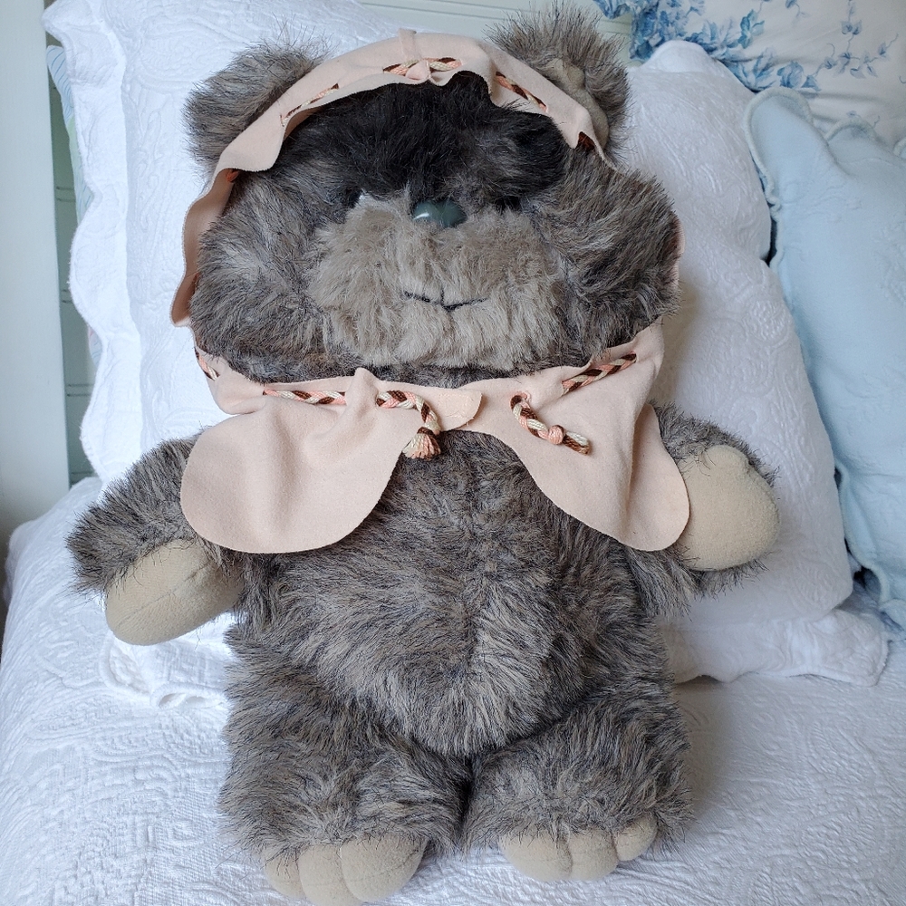Vintage Star Wars Ewok Latara by Kenner 1984